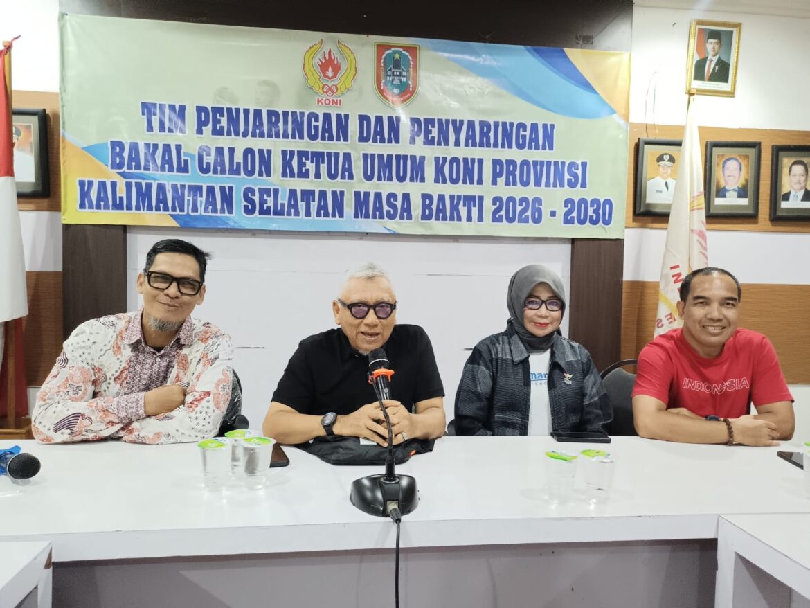 CALON-Tim TPP bakal calon Ketua KONI Kalsel resmi menyatakan berkas pendaftaran Hasnuryadi memenuhi syarat, Senin (27/4/2026) siang di Sekretariat KONI Kalsel, Banjarmasin. (foto: Tolah/brt)