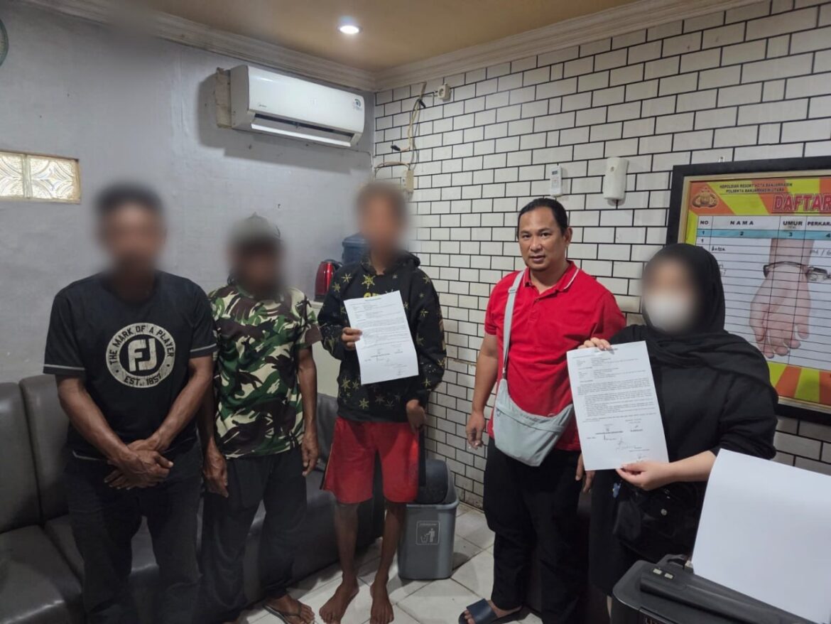 SELESAI DAMAI - Peristiwa pria masuk rumah warga Sungai Gampa Banjarmasin hingga menyekap korban, diketahui warga dan dilaporkan melalui Call 110 Polri, selanjutnya diselesaikan secara damai di Mapolsek Banjarmasin Utara, Senin (13/4/2026). (istimewa)