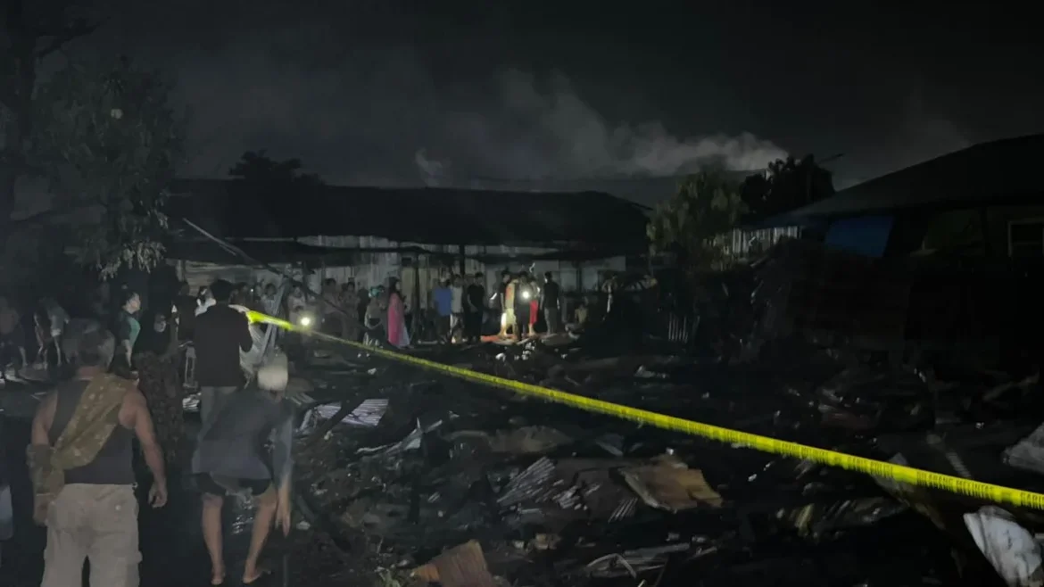 MUSIBAH KEBAKARAN - Beginilah kondisi pascakebakaran di Jalan Lingkar Selatan Gang Flamboyan, Kelurahan Basirih, Banjarmasin Barat, Rabu (22/4/2026) dinihari. (foto:istimewa)