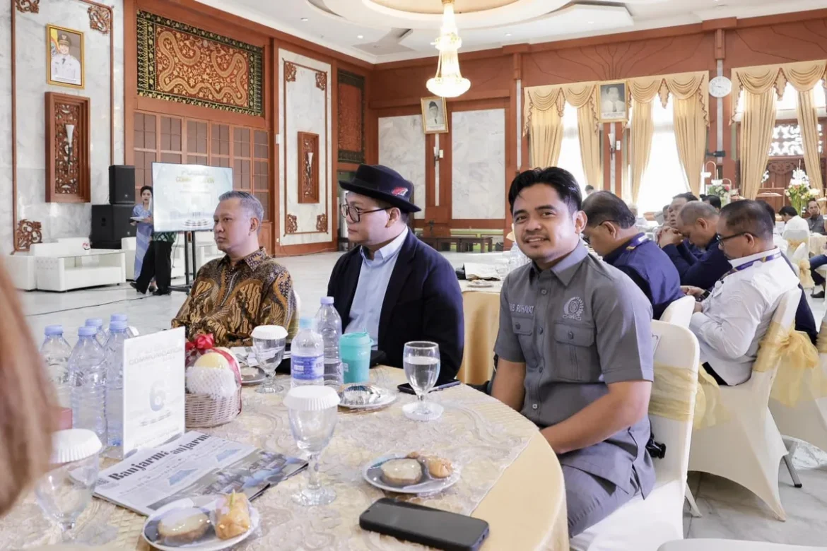 HADIRI KEGIATAN-Ketua Komisi I DPRD Provinsi Kalsel H Rais Ruhayat, SH menghadiri kegiatan Public Communication Summit 2026 yang diselenggarakan Diskominfo Provinsi Kalsel.(foto : humasdprdkalsel)