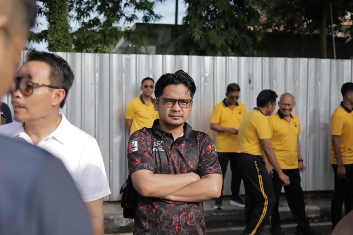 GERAKAN ASRI-Ketua Komisi I DPRD Kalsel H Rais Ruhayat hadiri pelaksanaan Gerakan ASRI yang digagas Ditpolairud Polda Kalsel di di kawasan Taman Siring 0 Kilometer Banjarmasin.(foto : humasdprdkalsel)