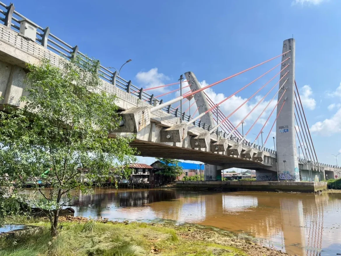 Sungai Alalak di Kota Banjarmasin