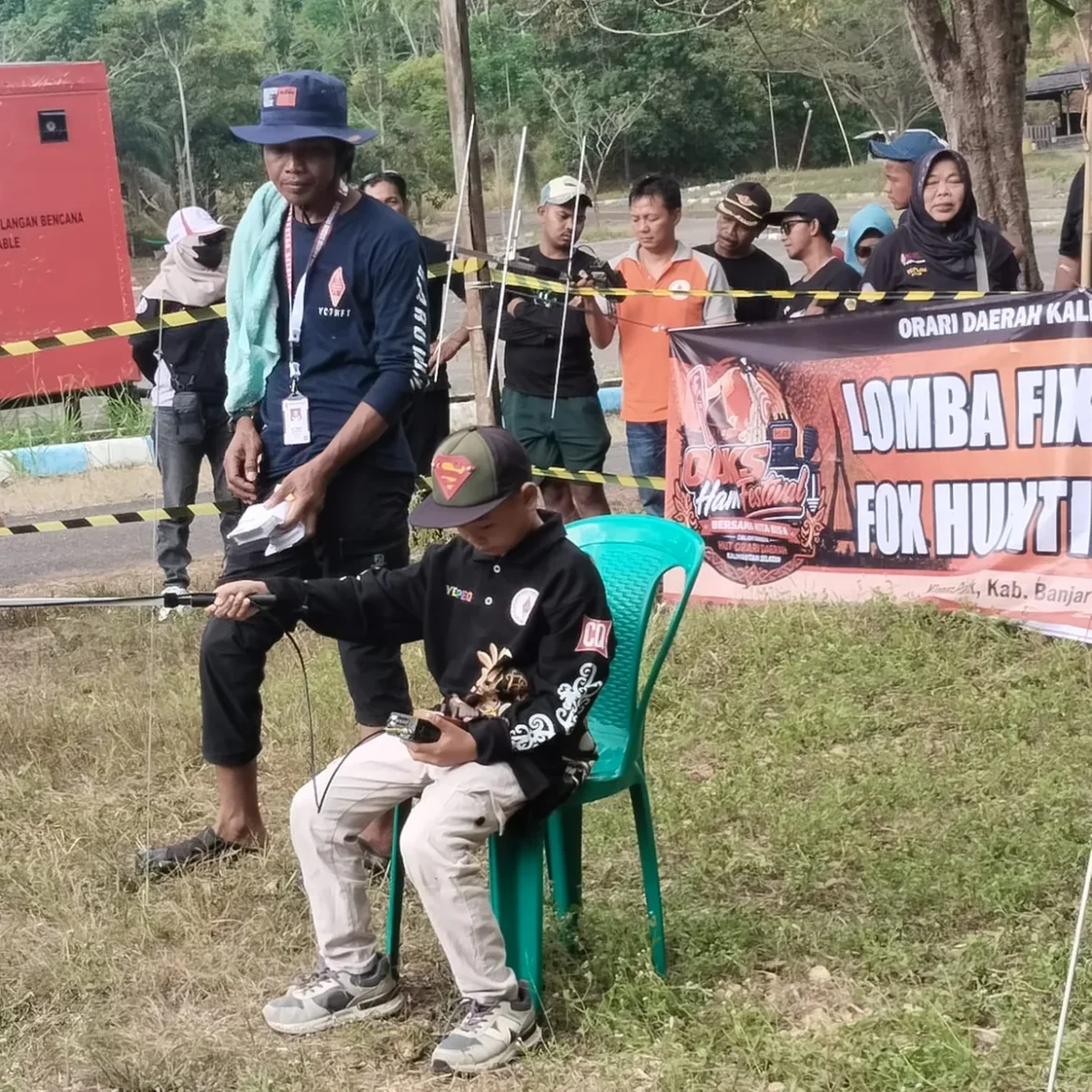 FOX HUNTING - Bihman Fila, bocil asal Orlok Kabupaten Kapuas Kalteng saat Lomba Fox Hunting pada ODKS HAM Festival (Hamfest) Together In Anniversary ke-55 Tahun 2026, Sabtu (18/7/2026) siang. (foto : sum/brt)