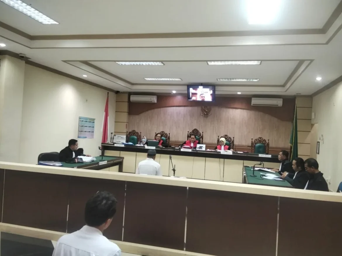Sidang dugaan korupsi di BRI Kotabaru. Saksi ahli dari BPK RI Wahyu Santoso saat memberikan keterangannya.
