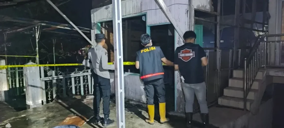 11 RUMAH TERBAKAR – Kebakaran menghanguskan rumah warga di perbatasan Kelurahan Belimbing dan Desa Kapar, Kecamatan Murung Pudak, Tabalong, Sabtu (29/8/2026) sore. (foto:istimewa)