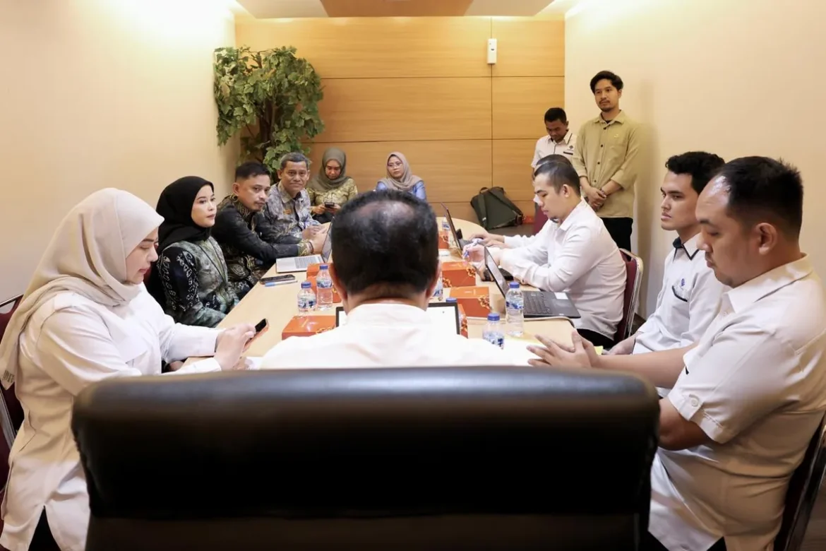PERLINDUNGAN PEKERJA-Komisi IV DPRD Provinsi Kalsel konsultasi ke Ditjen PHI Jamsos TK Kemendagri dalami regulasi perlindungan pekerja.(foto : humasdprdkalsel)