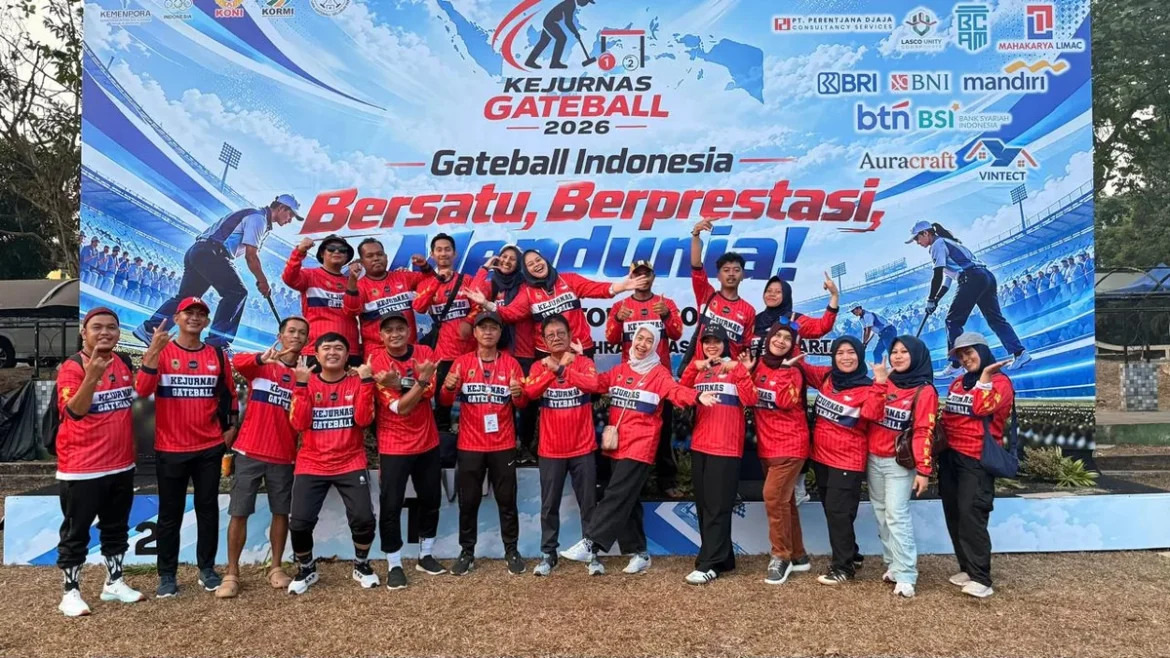 Kontingen Gateball Kalsel yang mengikuti Kejurnas 2026 di Lapangan RSON Cibubur, Jakarta.(foto: ist/brt)
